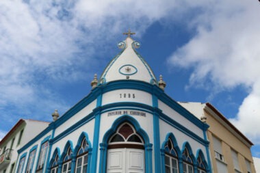 blick-auf-die-kirche-imperio-da-caridade